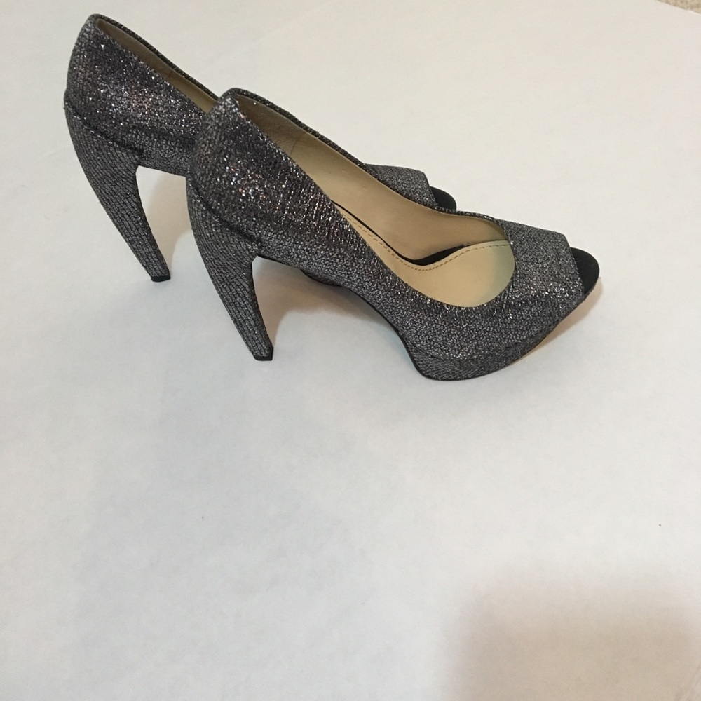 ⭐️💫Vera Wang glitter peep toe heels - Picture 5 of 7